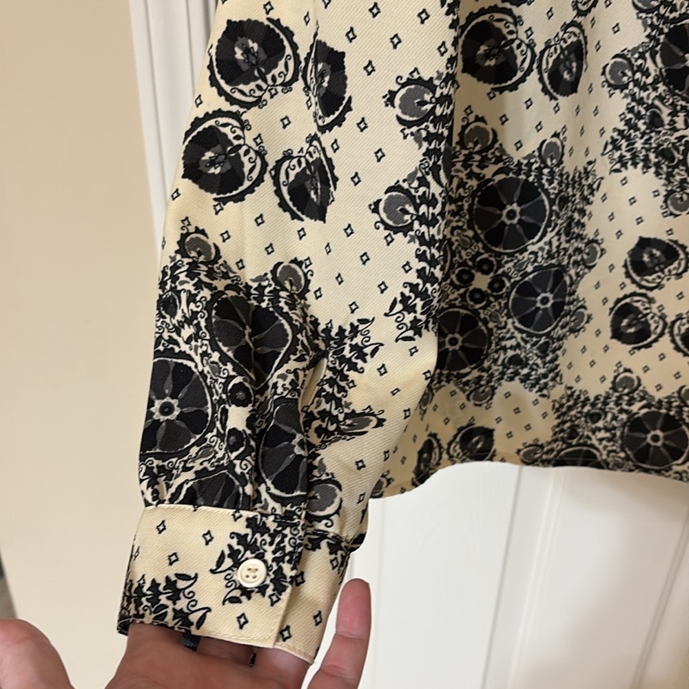 Wonderly Boho Black and Cream Patterned Top - Picture 4 of 5